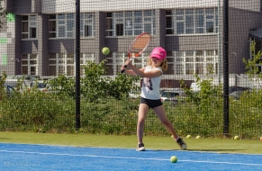 Tenis 8.6.