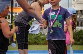 Tenis 8.6.