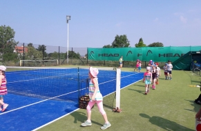 Tenis červen