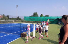 Tenis červen