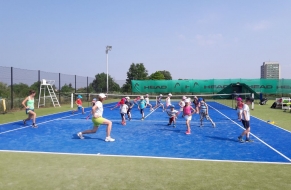 Tenis červen