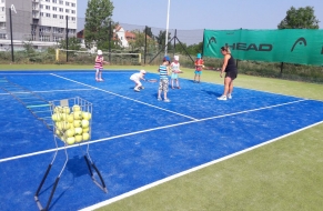Tenis červen