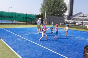 Tenis červen