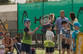 Tenis červen