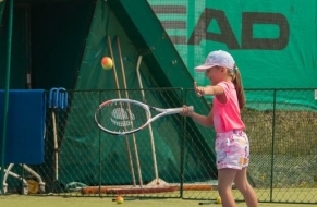 Tenis červen