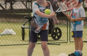 Tenis červen