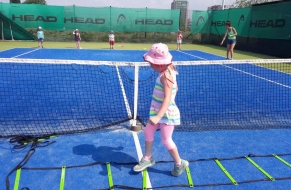 Tenis červen