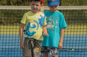 Tenis červen
