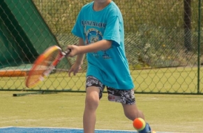 Tenis červen