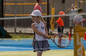 Tenis